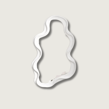 ScandiCloud – Skyformet Væg-spejl med Minimalistisk Nordisk Design