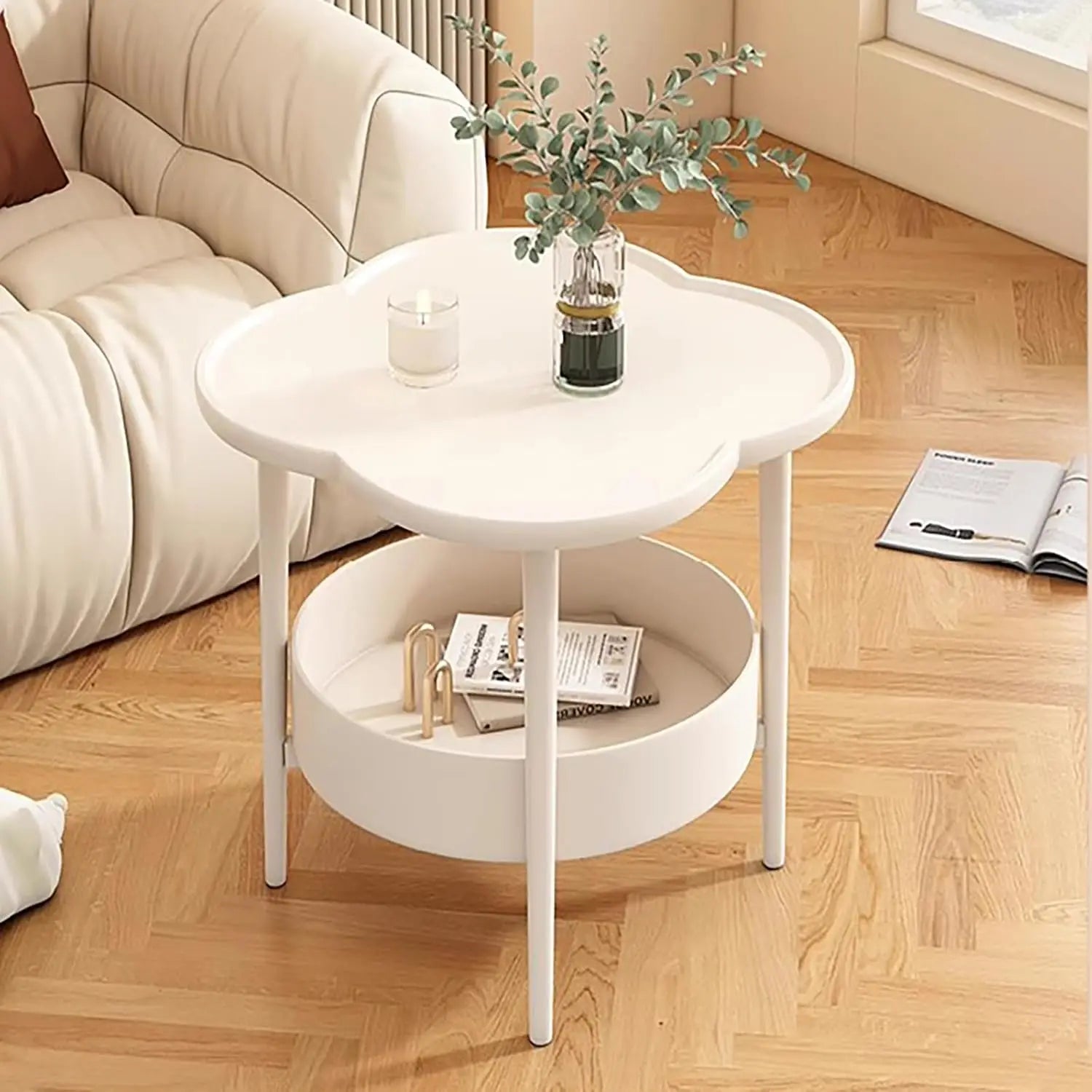 Florvia – Blomsterformet Sidebord med 2 Hylder & Skulpturelt Design i Cremehvid
