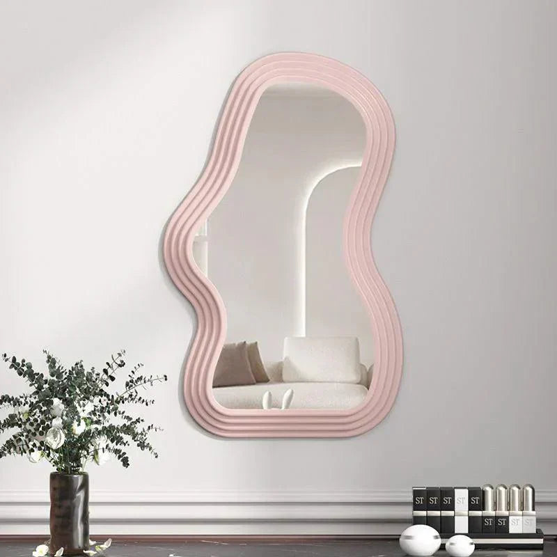 ScandiCloud – Skyformet Væg-spejl med Minimalistisk Nordisk Design