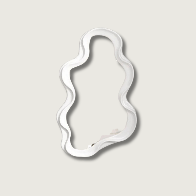 ScandiCloud – Skyformet Væg-spejl med Minimalistisk Nordisk Design